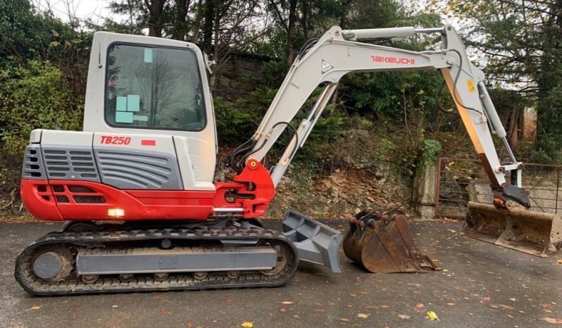 2013 Takeuchi TB250 full