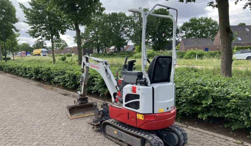 2017 Takeuchi TB210R full